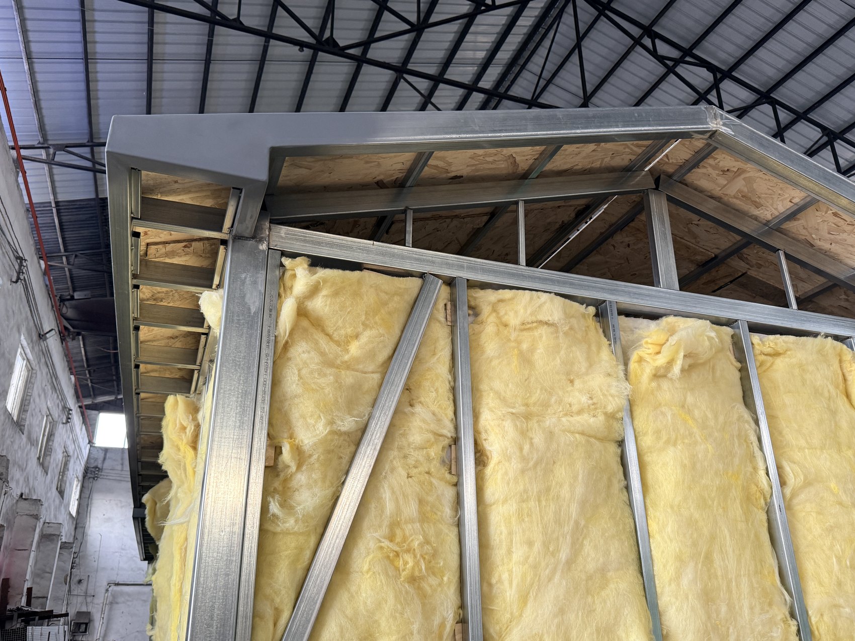 环境监测站房两坡屋面檐口与保温施工细节