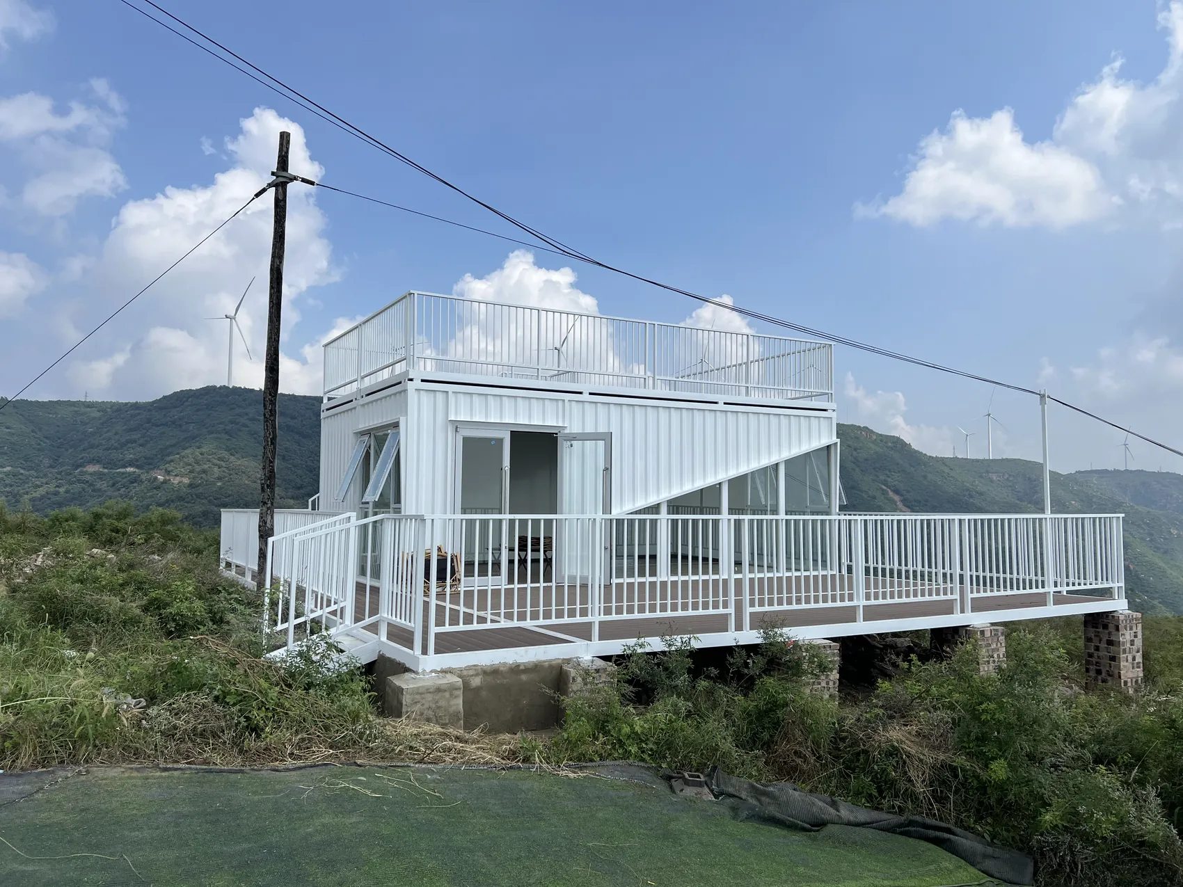伏羲山景区集装箱咖啡店与观景平台