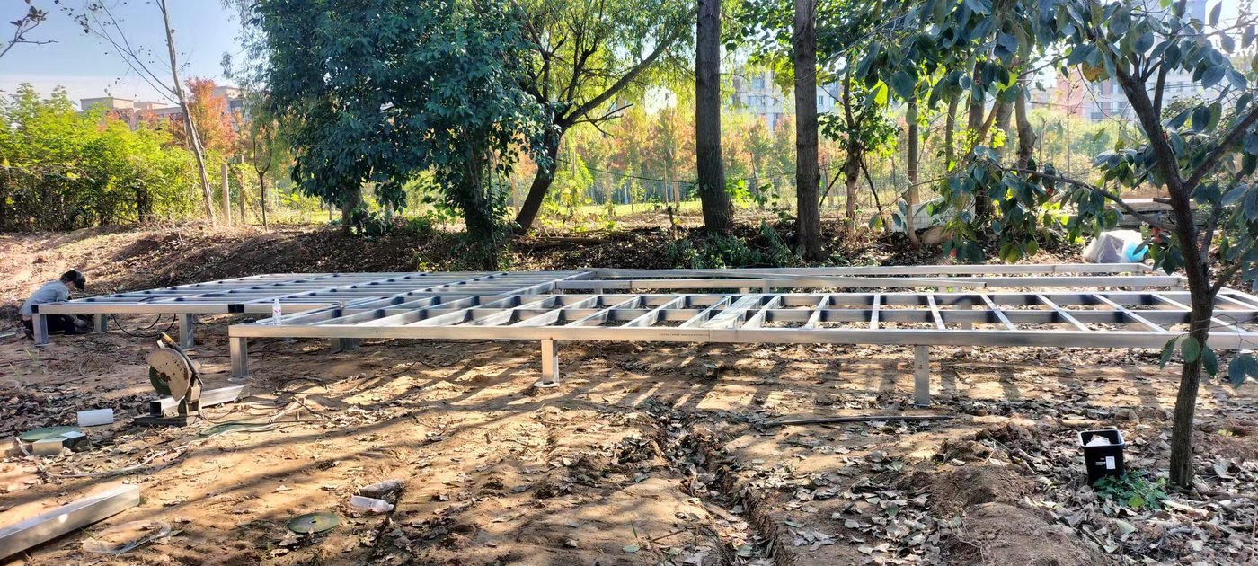 现场安装顺序:在箱体到场前,先完成房屋支撑与露台钢架安装