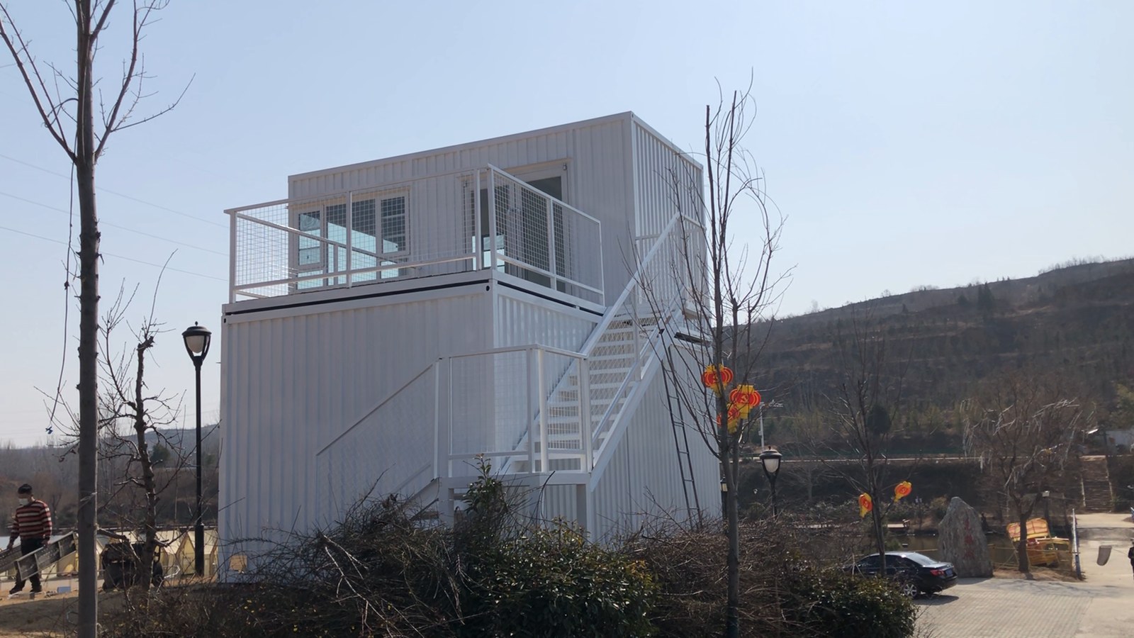宜阳垂钓基地集装箱房二层露台和室外楼梯实景