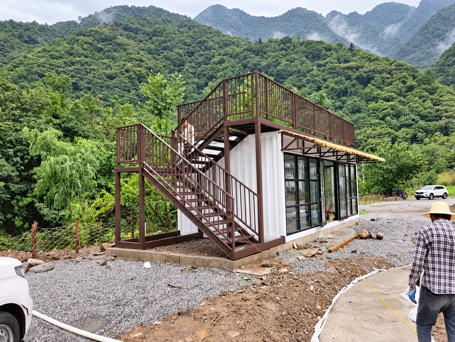 陕西商洛柞水县露营地咖啡店室外双跑楼梯与屋顶露台